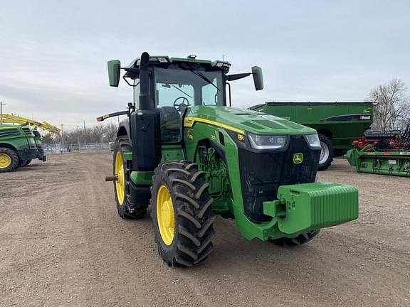 Image of John Deere 8R 250 equipment image 1