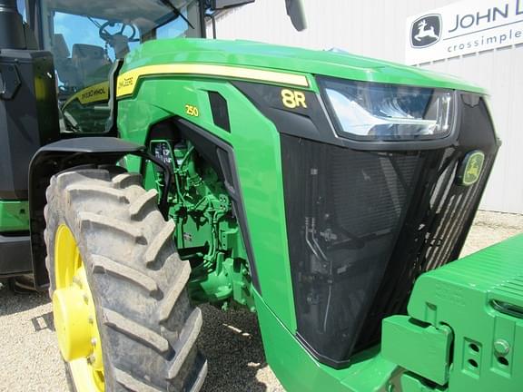 Image of John Deere 8R 250 equipment image 4