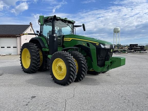 Image of John Deere 8R 250 equipment image 1