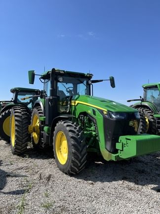 2023 John Deere 8R 250 Equipment Image0