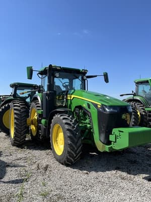 2023 John Deere 8R 250 Image