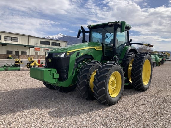 2023 John Deere 8R 250 Equipment Image0