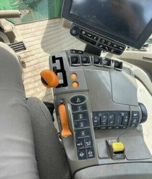 Image of John Deere 8R 250 equipment image 4