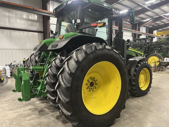 Image of John Deere 8R 250 equipment image 3