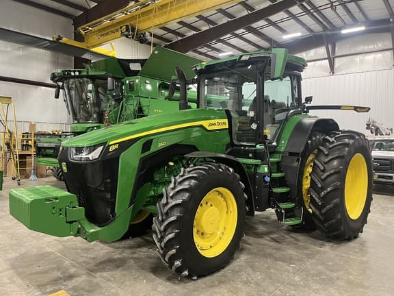 Image of John Deere 8R 250 equipment image 1