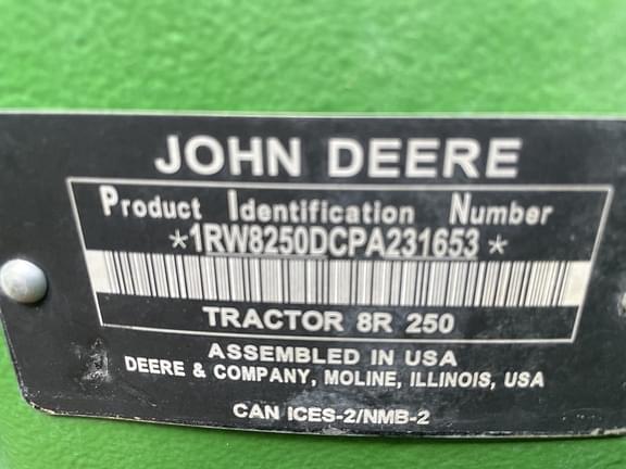 Image of John Deere 8R 250 equipment image 2