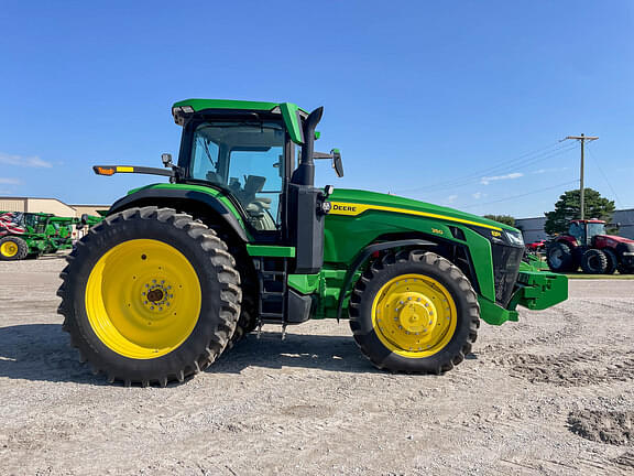 Image of John Deere 8R 250 equipment image 3