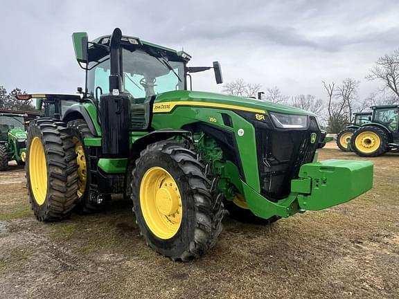 Image of John Deere 8R 250 equipment image 1