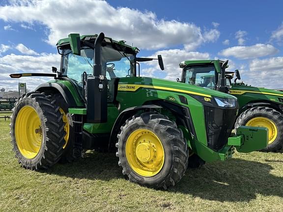 Image of John Deere 8R 250 equipment image 1