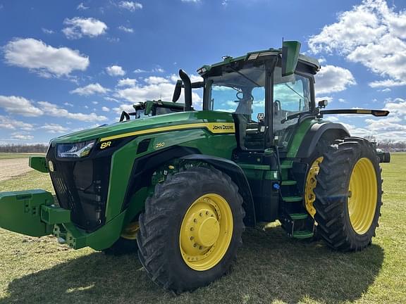 Image of John Deere 8R 250 equipment image 1