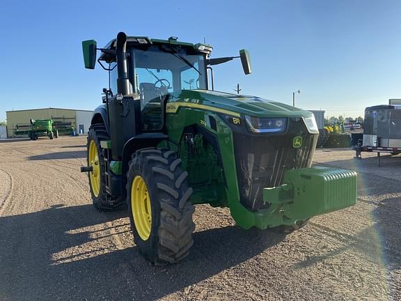 Image of John Deere 8R 250 equipment image 1