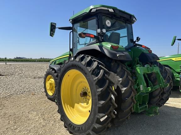 Image of John Deere 8R 250 equipment image 2