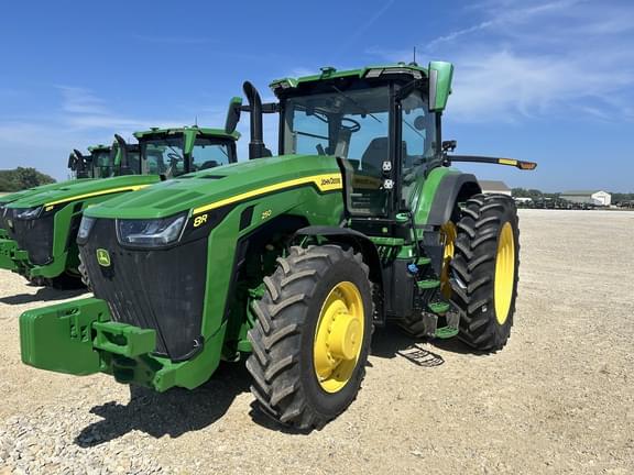 Image of John Deere 8R 250 equipment image 4