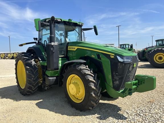Image of John Deere 8R 250 equipment image 1