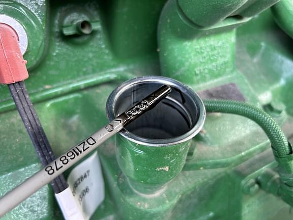 Image of John Deere 8R 250 equipment image 4