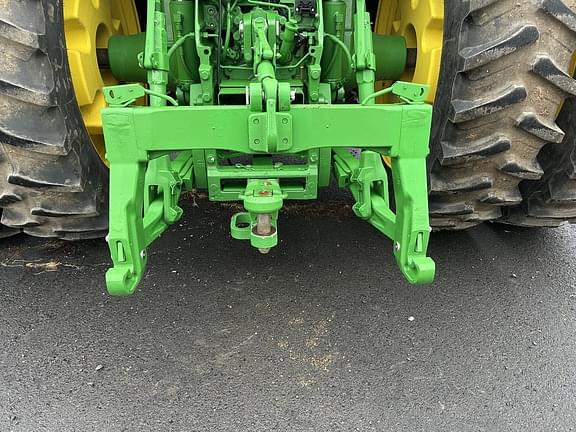 Image of John Deere 8R 250 equipment image 2