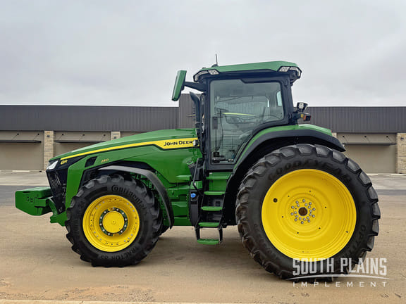 2023 John Deere 8R 250 Equipment Image0