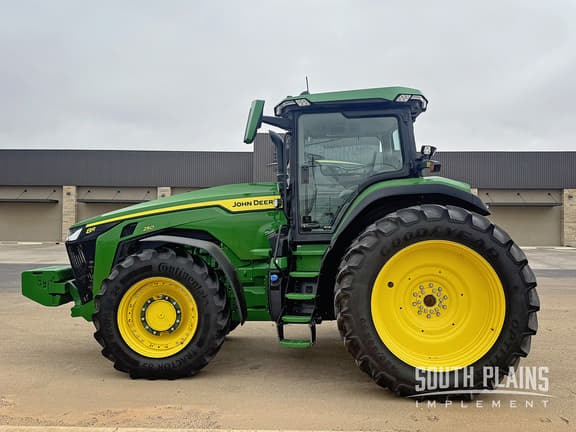 Image of John Deere 8R 250 Primary image