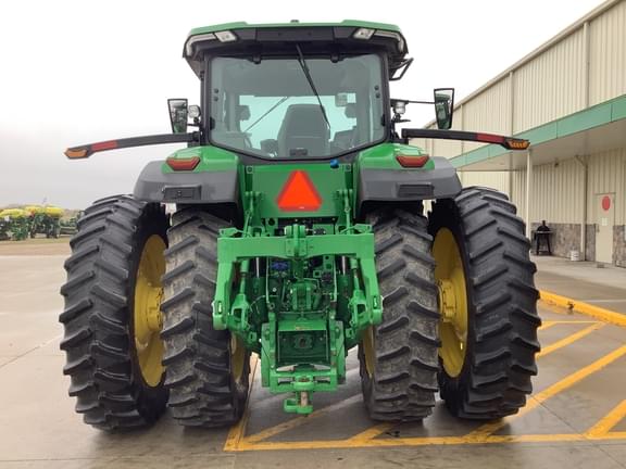 Image of John Deere 8R 250 equipment image 4