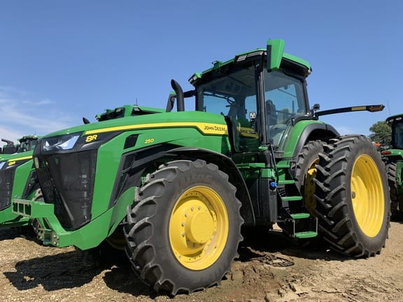 2023 John Deere 8R 250 Equipment Image0