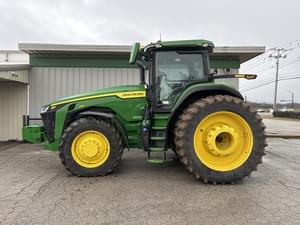 2023 John Deere 8R 250 Image