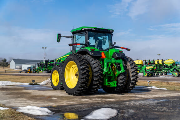 Image of John Deere 8R 250 equipment image 2