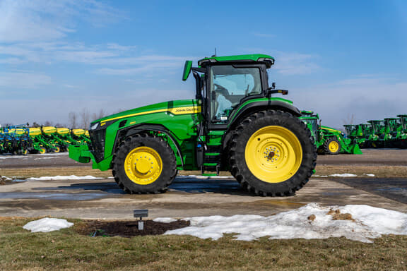 Image of John Deere 8R 250 equipment image 1
