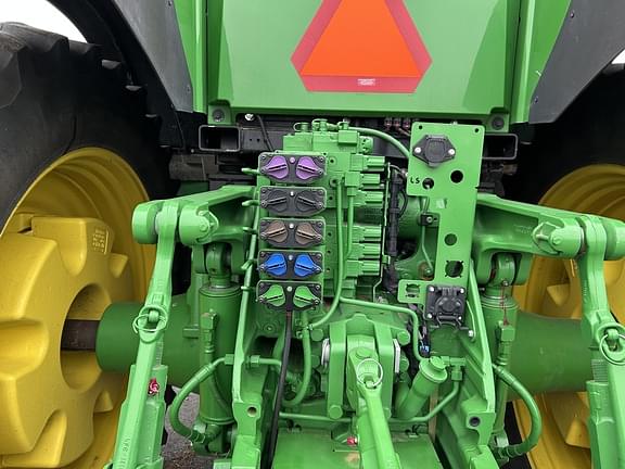 Image of John Deere 8R 250 equipment image 3