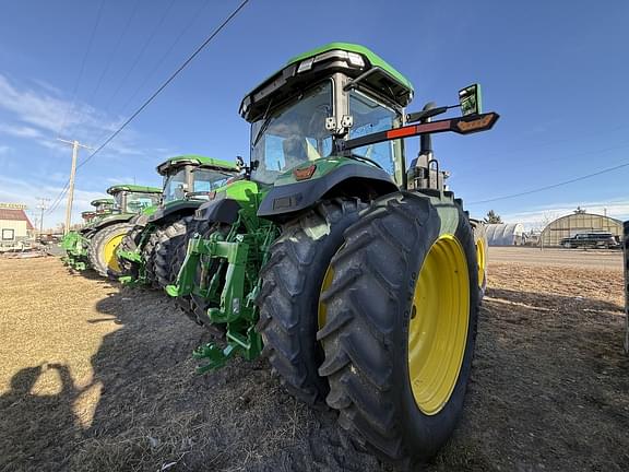 Image of John Deere 8R 250 equipment image 2