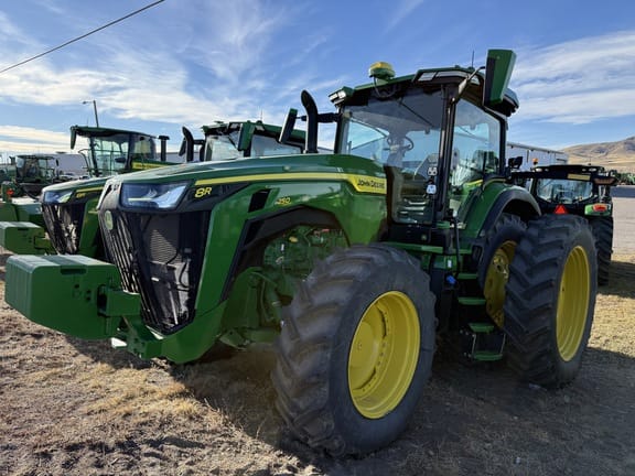 2023 John Deere 8R 250 Equipment Image0