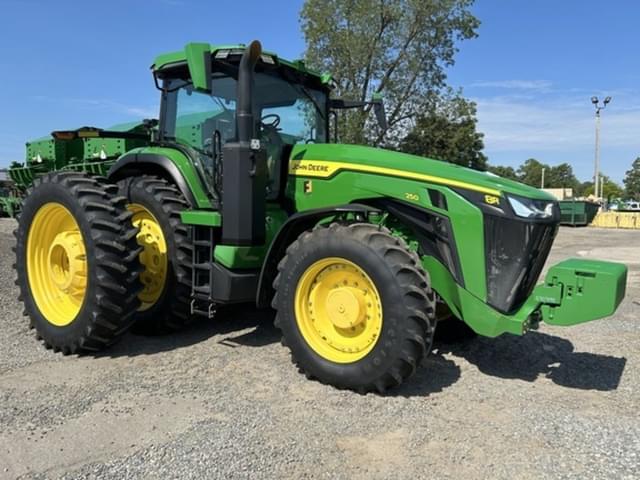 Image of John Deere 8R 250 equipment image 1