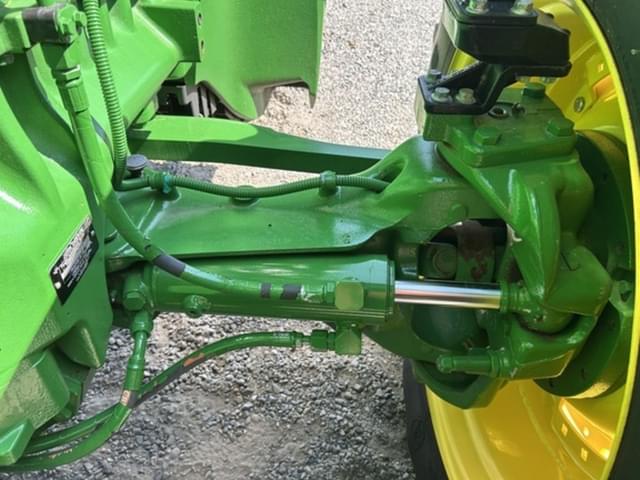 Image of John Deere 8R 250 equipment image 2