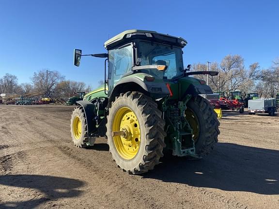 Image of John Deere 8R 250 equipment image 2