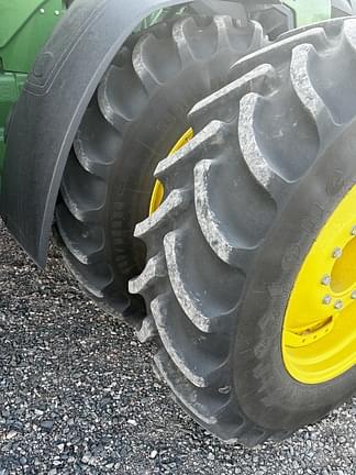 Image of John Deere 8R 250 equipment image 2