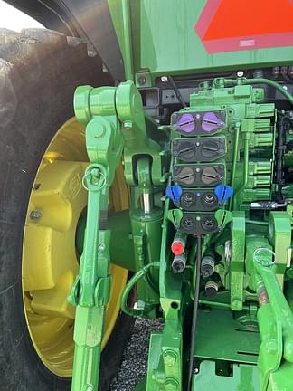 Image of John Deere 8R 250 equipment image 4