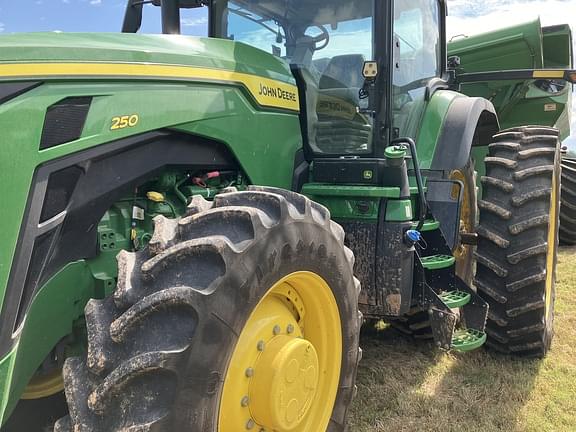 Image of John Deere 8R 250 Primary image