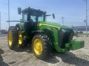 2023 John Deere 8R 250 Image