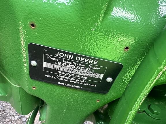 Image of John Deere 8R 250 equipment image 4