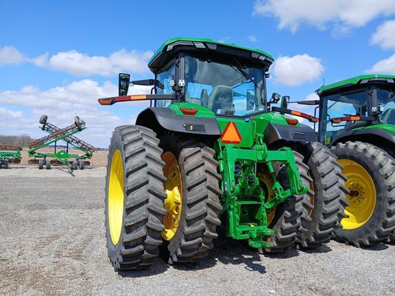 Image of John Deere 8R 250 equipment image 4