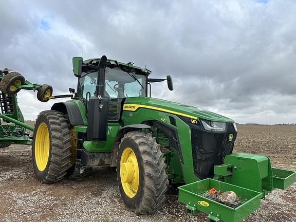 Image of John Deere 8R 250 equipment image 1