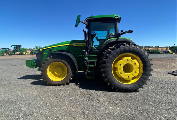 2023 John Deere 8R 250 Equipment Image0