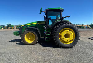 2023 John Deere 8R 250 Image