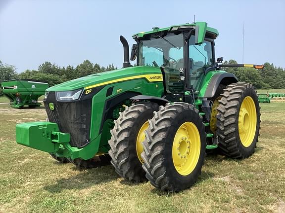 Image of John Deere 8R 250 equipment image 2