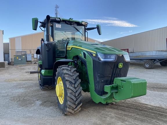 Image of John Deere 8R 250 equipment image 2