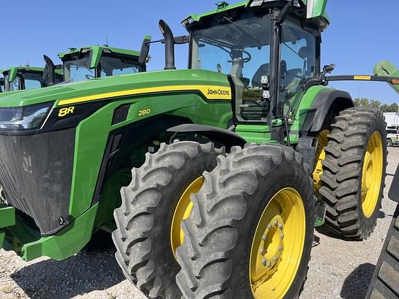 Image of John Deere 8R 280 equipment image 2