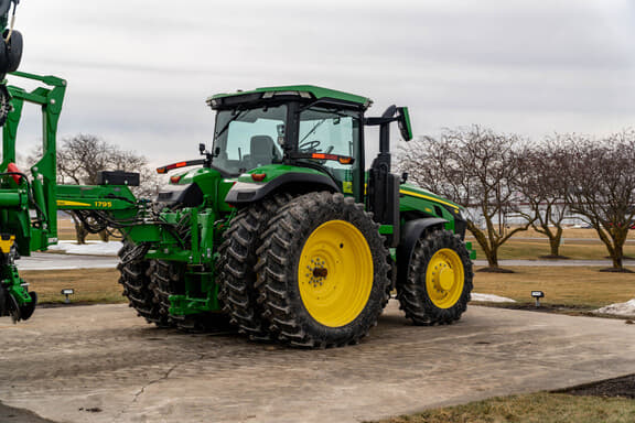 Image of John Deere 8R 280 equipment image 4