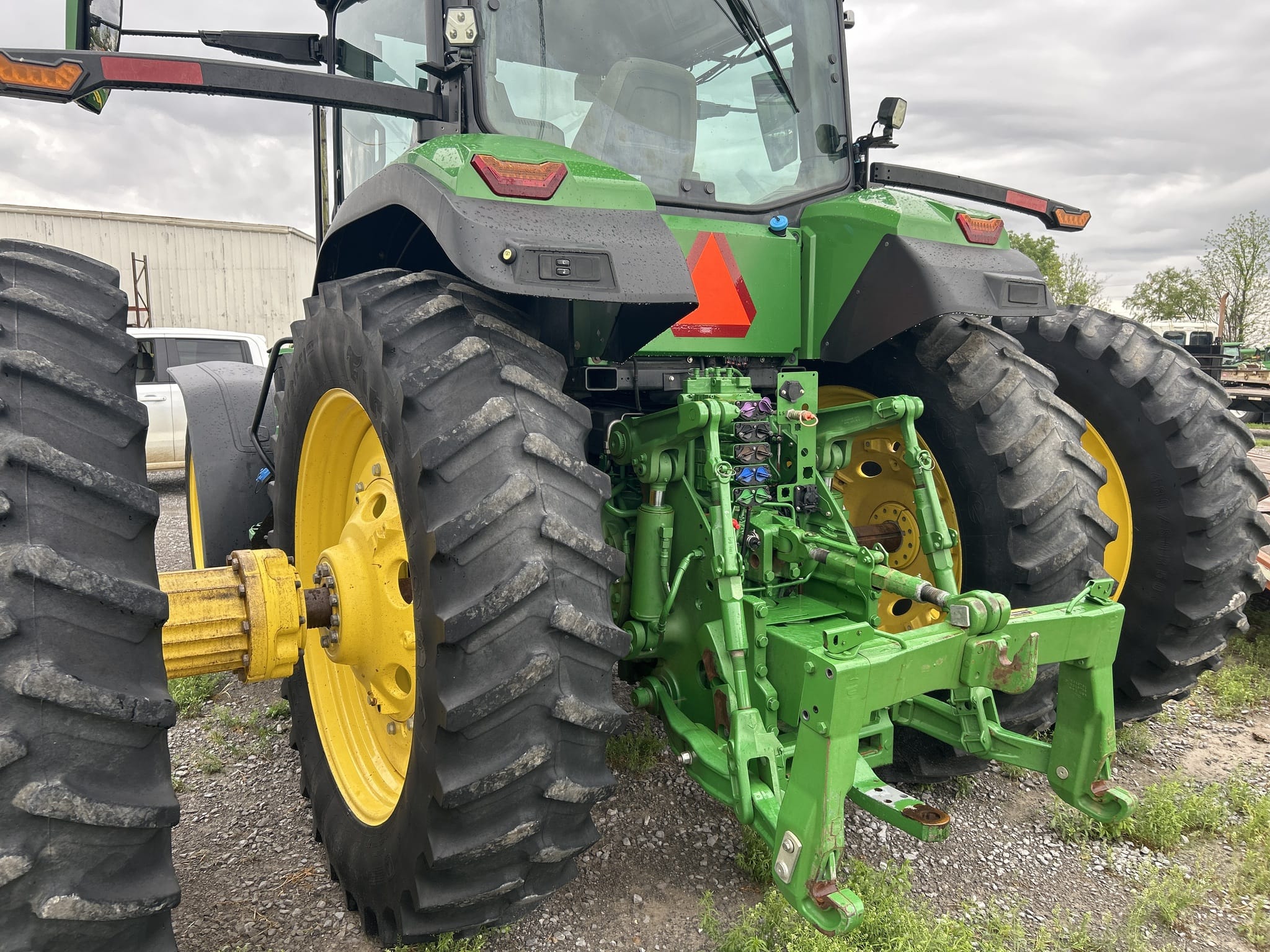 2023 John Deere 8R 280 Equipment Image0