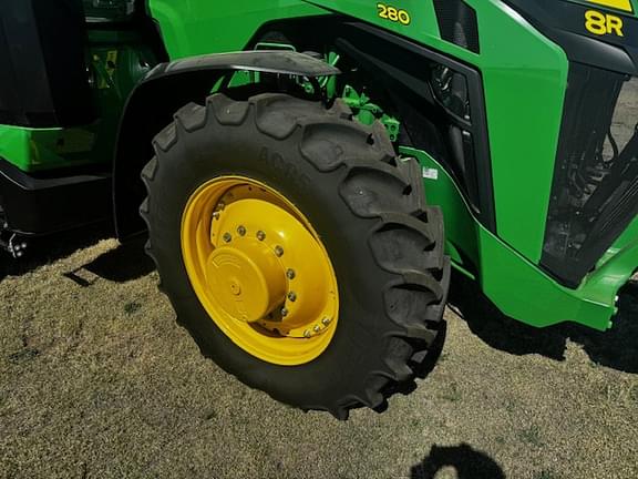 Image of John Deere 8R 280 equipment image 2