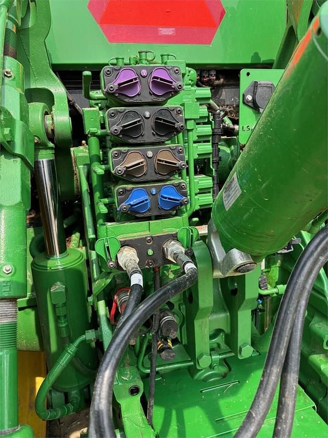 Image of John Deere 8R 280 equipment image 4