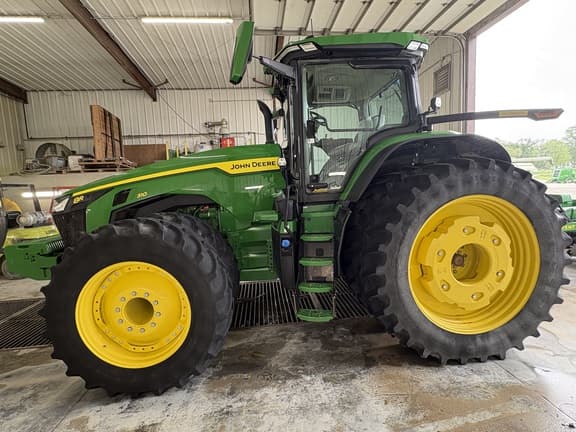 Image of John Deere 8R 310 equipment image 1